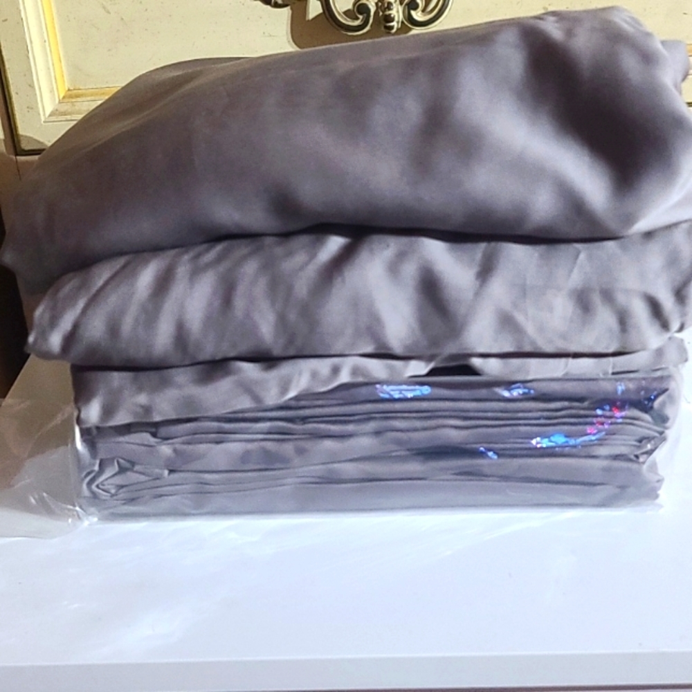 Queen sheet set